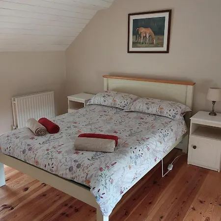 Traditional Old Style Holiday home Coolvally